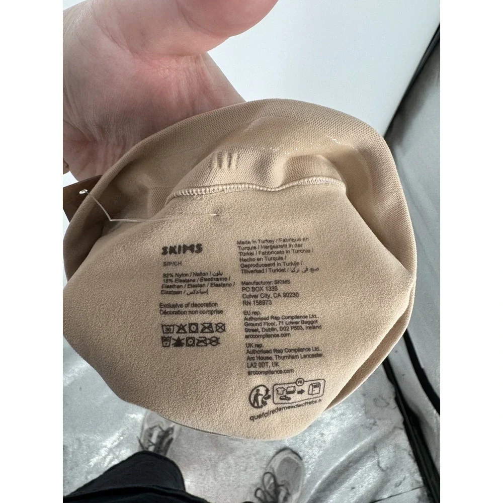 SKIMS Seamless Sculpt High Waisted Thong Womens Small Clay Tan Beige Shapewear